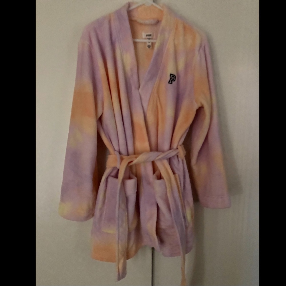 Pink robe. Never worn.